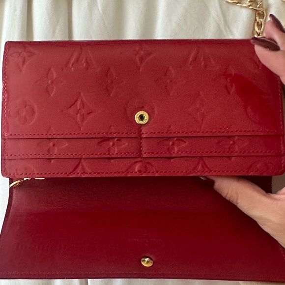 Louis Vuitton Vernis Sarah Wallet/Crossbody with Gold Chain in Cherry Red - Picture 12 of 16